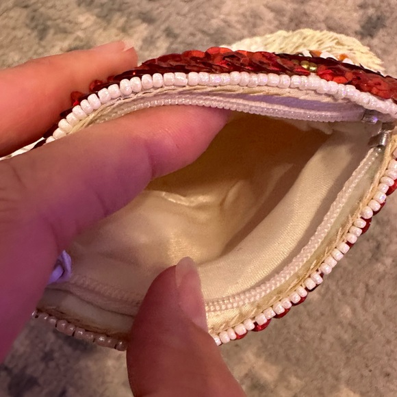 Beaded and Sequined Santa coin purse - Picture 2 of 4